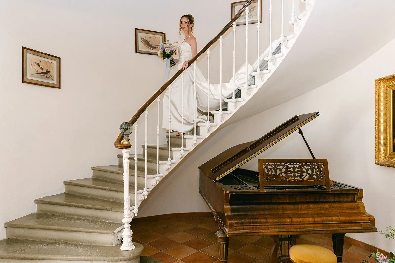 Chateau de Sériège - Hébergement - Escalier & Piano