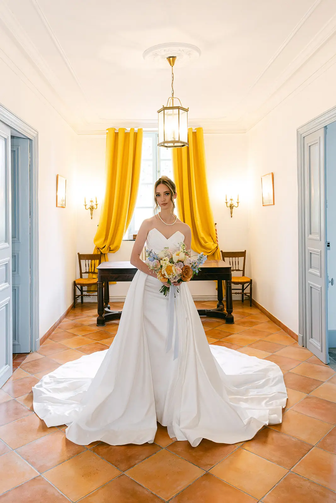 Chateau de Sériège - Mariage - Vue intérieur avec la mariée